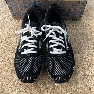 Brooks Levitate GTS 5 women’s 9.5